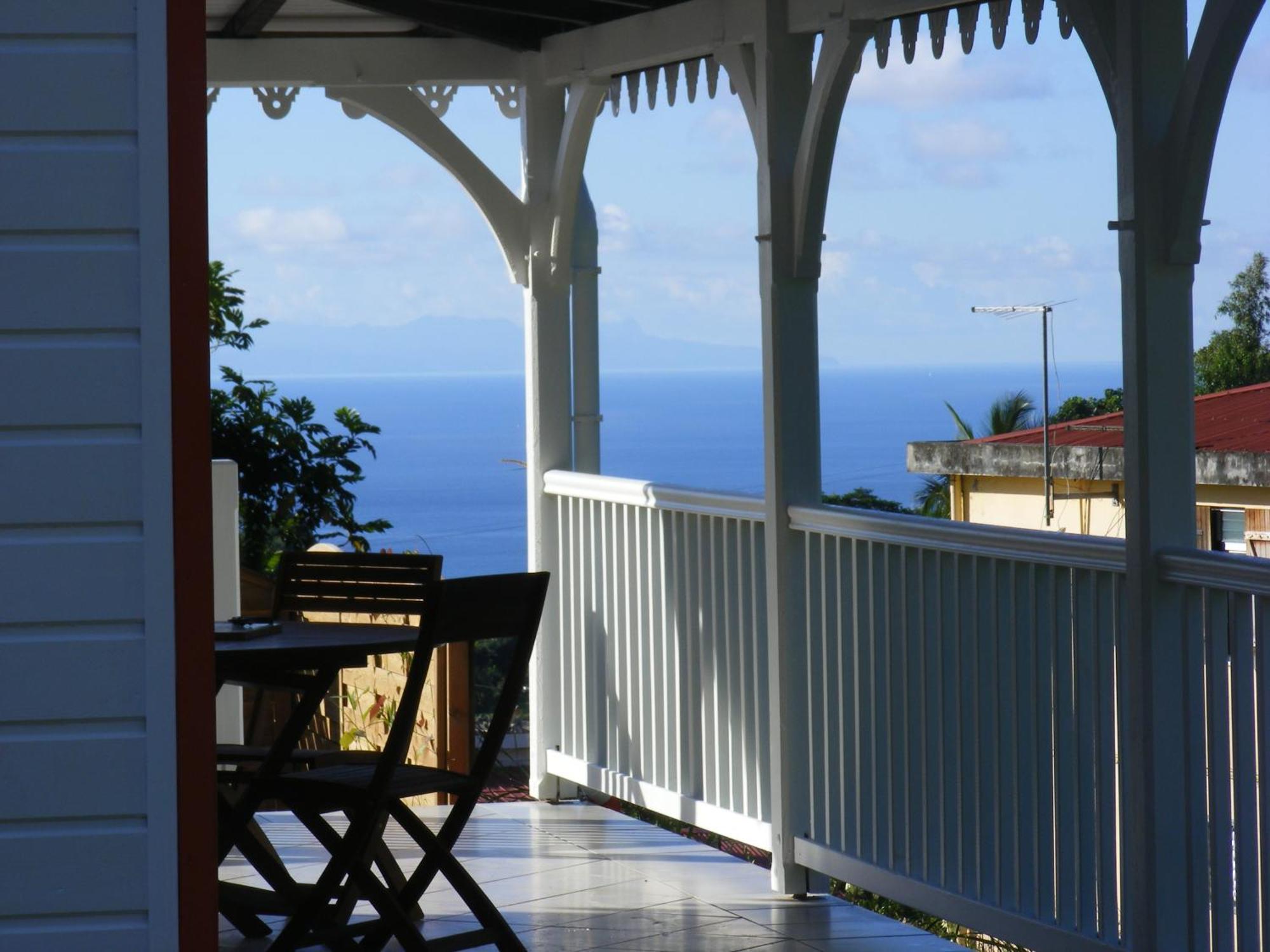 Bungalows Corail, F3 Avec Piscine A Sainte Luce Exterior foto