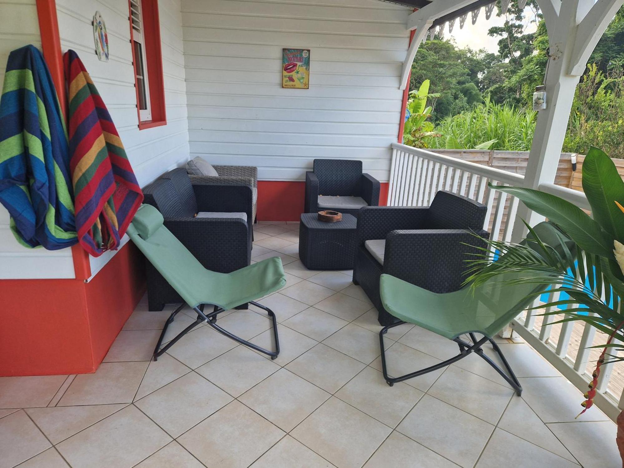 Bungalows Corail, F3 Avec Piscine A Sainte Luce Exterior foto