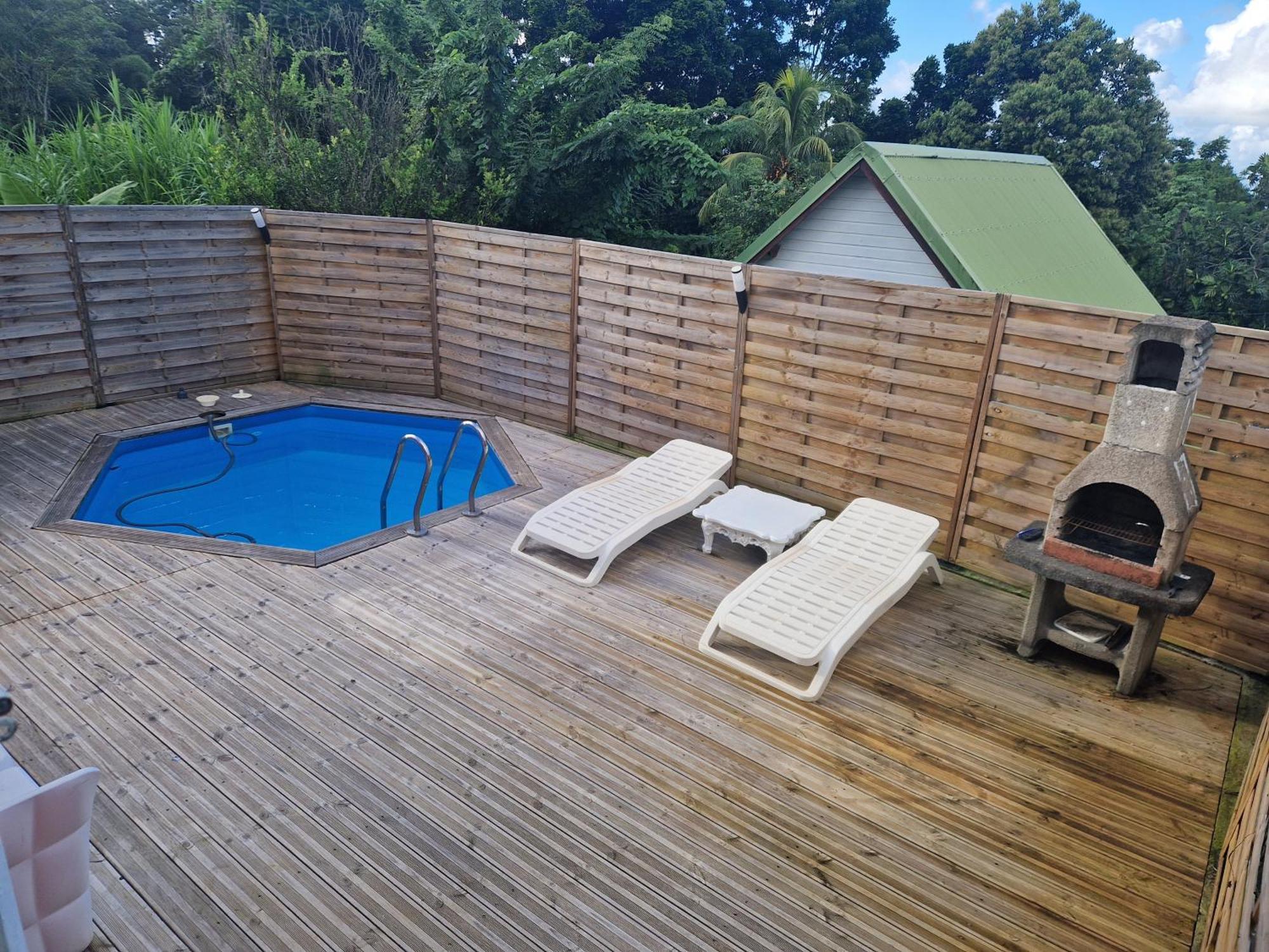 Bungalows Corail, F3 Avec Piscine A Sainte Luce Exterior foto